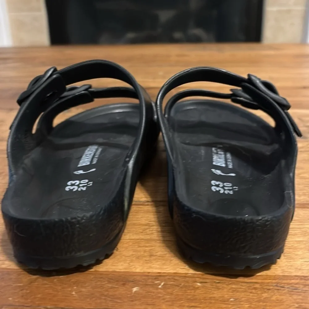 Birkenstock children’s sandals, size 33, black color, in good condition